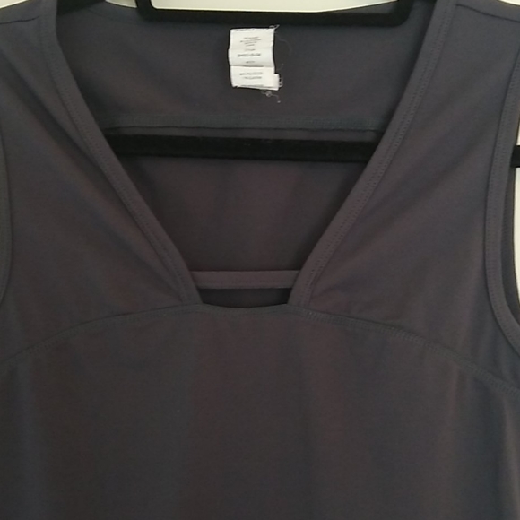 Fabletics Exercise Top - Picture 2 of 3